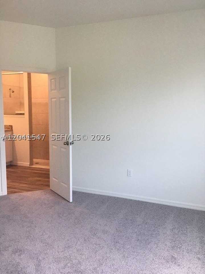 2240 Sw Lawrence St #0 - Photo 7 of 10