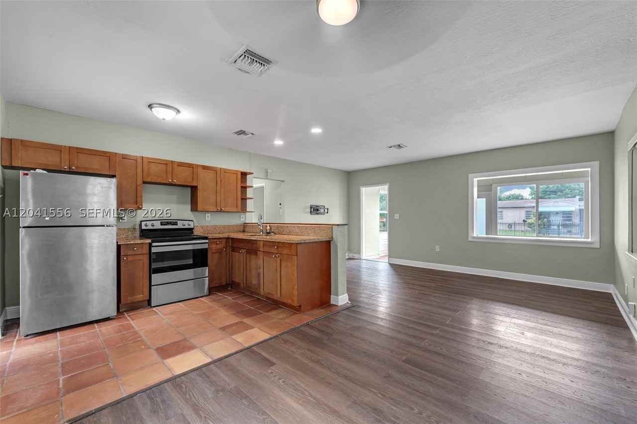 421 Nw 105th St #421 - Photo 6 of 30