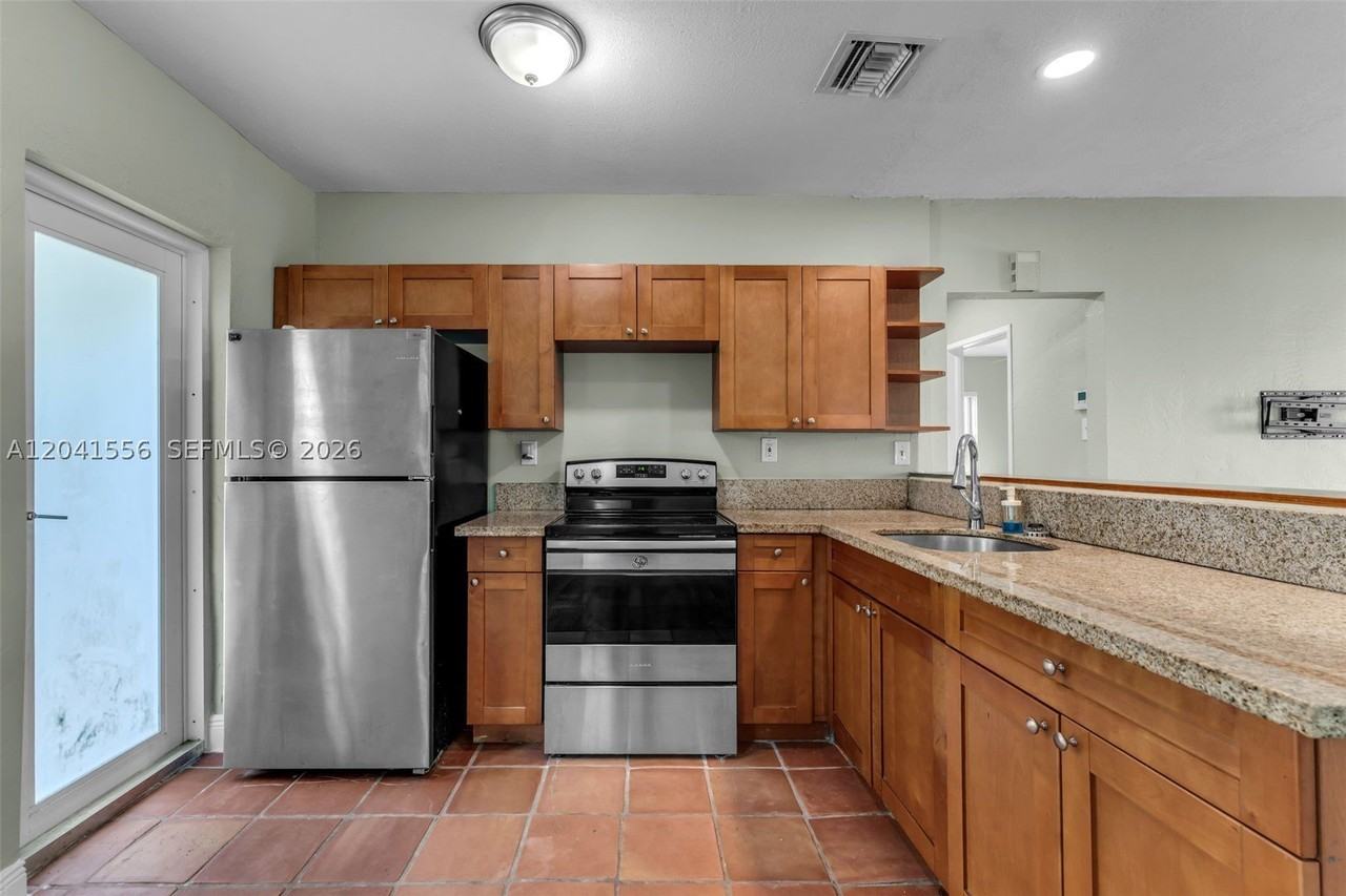 421 Nw 105th St #421 - Photo 7 of 30