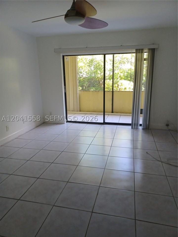 3101 Oakland Shores Dr #H105 - Photo 4 of 10