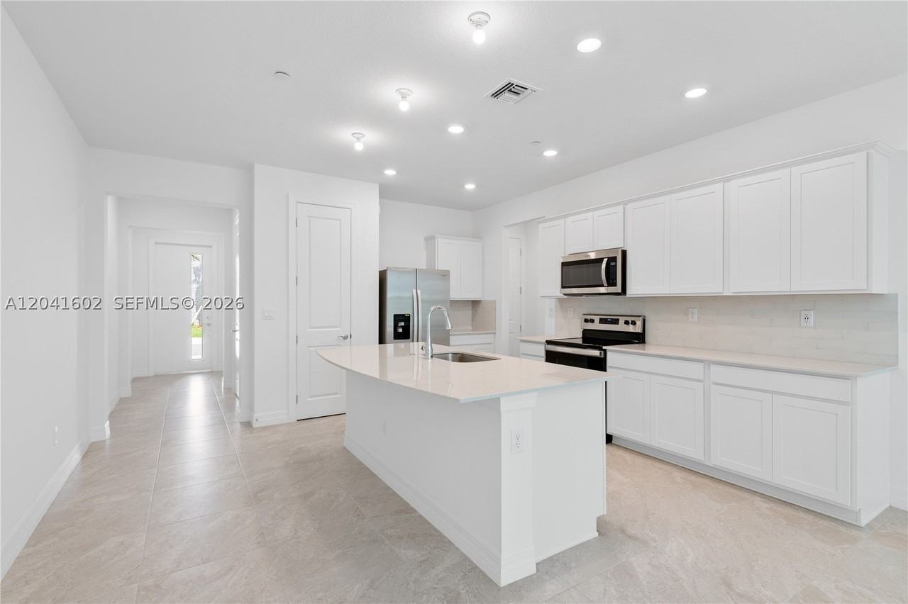 8344 Nw 7th Ct #8344 - Photo 5 of 30
