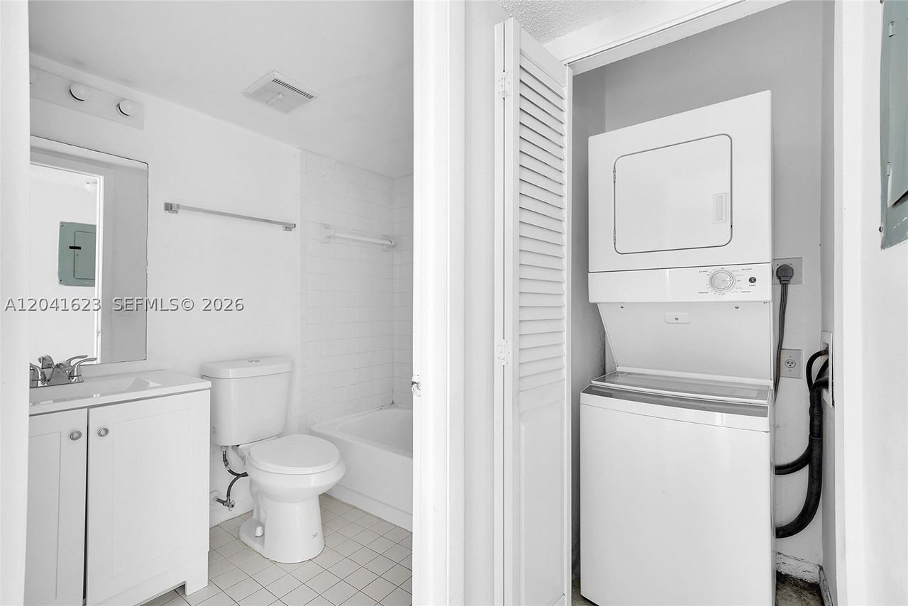 755 Nw 104th Ave #104 - Photo 7 of 18