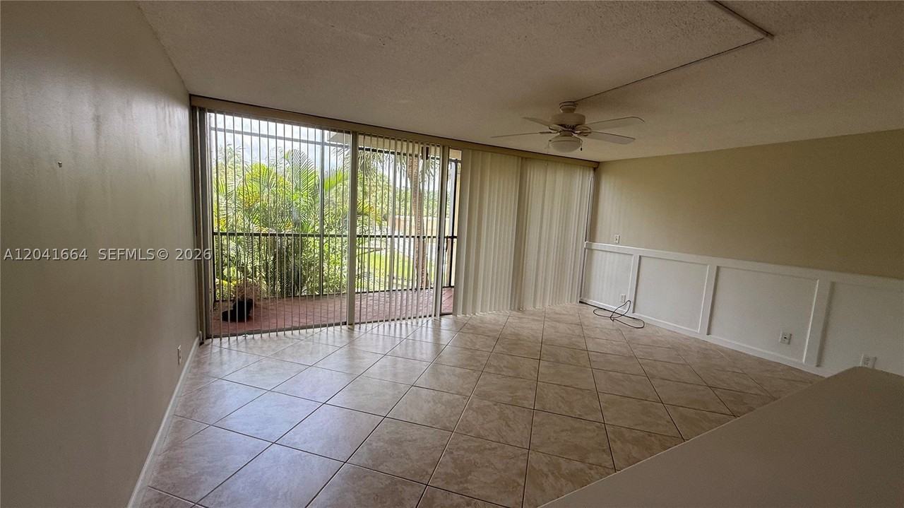 2921 Sw 87th Ave #511 - Photo 7 of 11