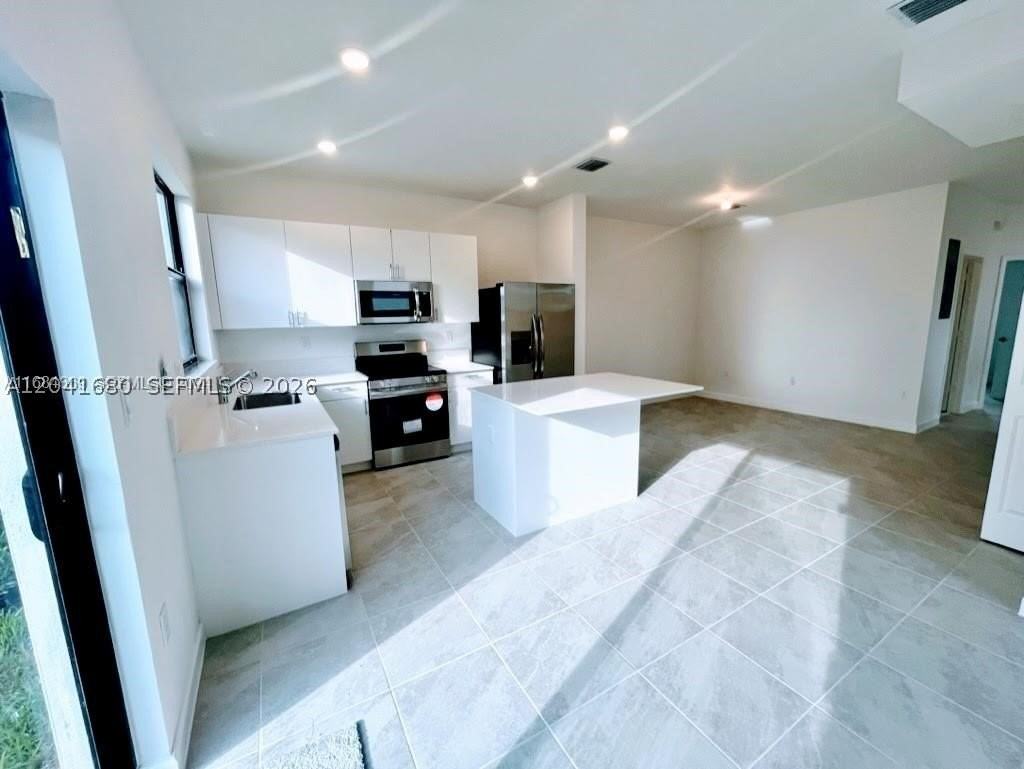 23251 Sw 128th Ave - Photo 4 of 32