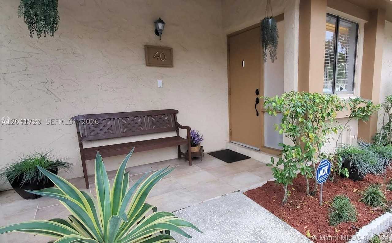 40 Wimbledon Lake Dr #216 - Photo 2 of 18