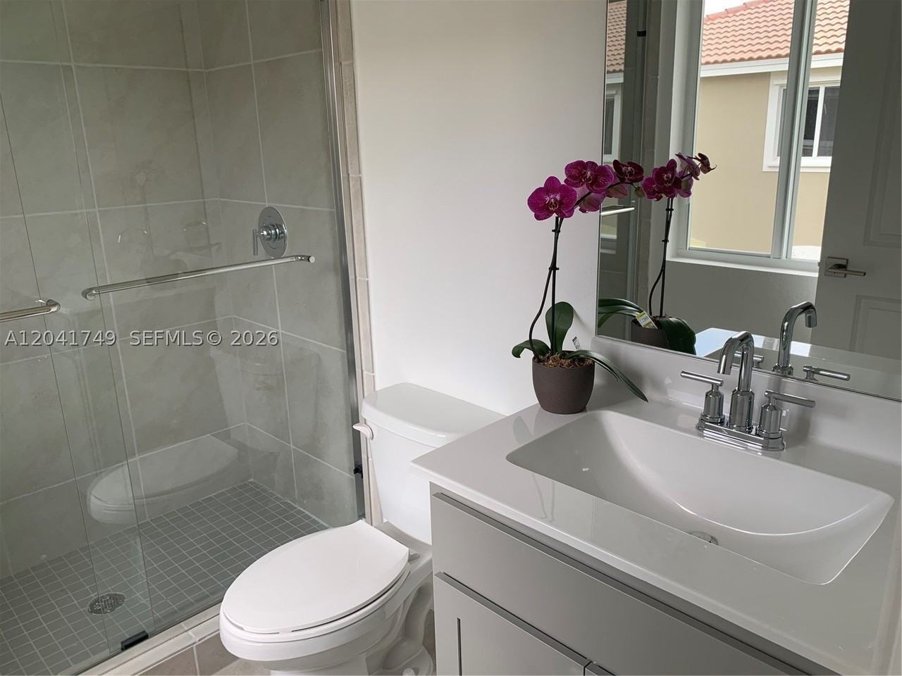 1068 Se 24th Ave #1068 - Photo 3 of 12