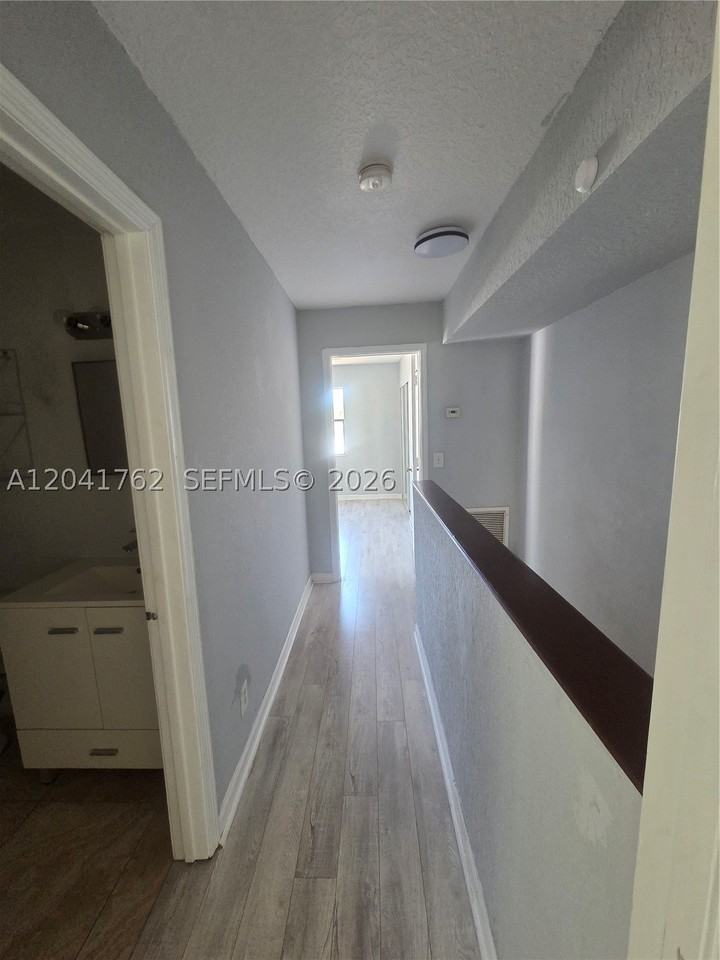 46 Se 10th St #3 - Photo 5 of 13