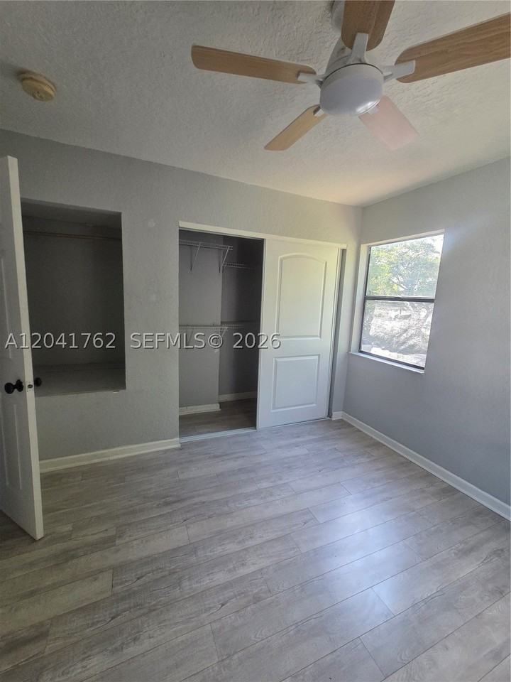46 Se 10th St #3 - Photo 6 of 13