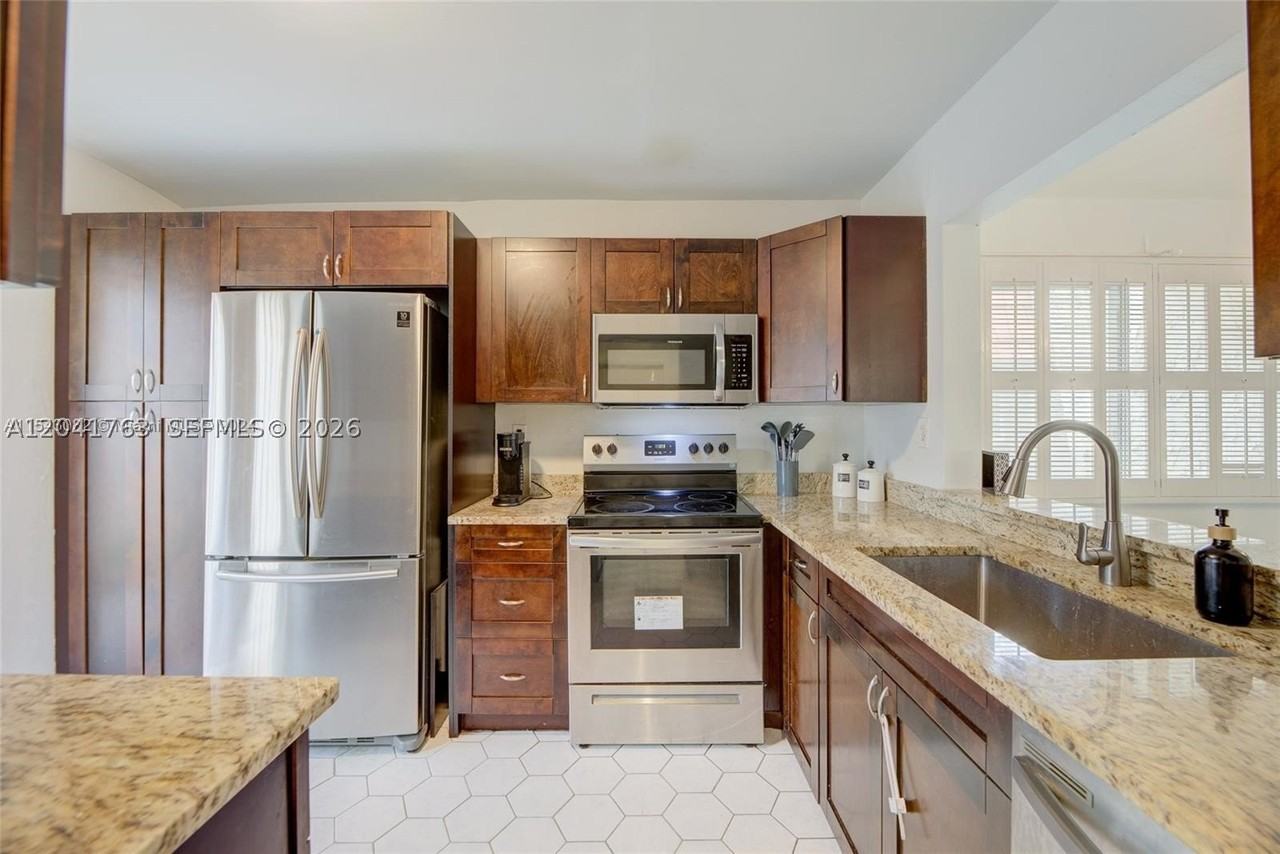 6553 Nw 99th Ave #A20 - Photo 5 of 43