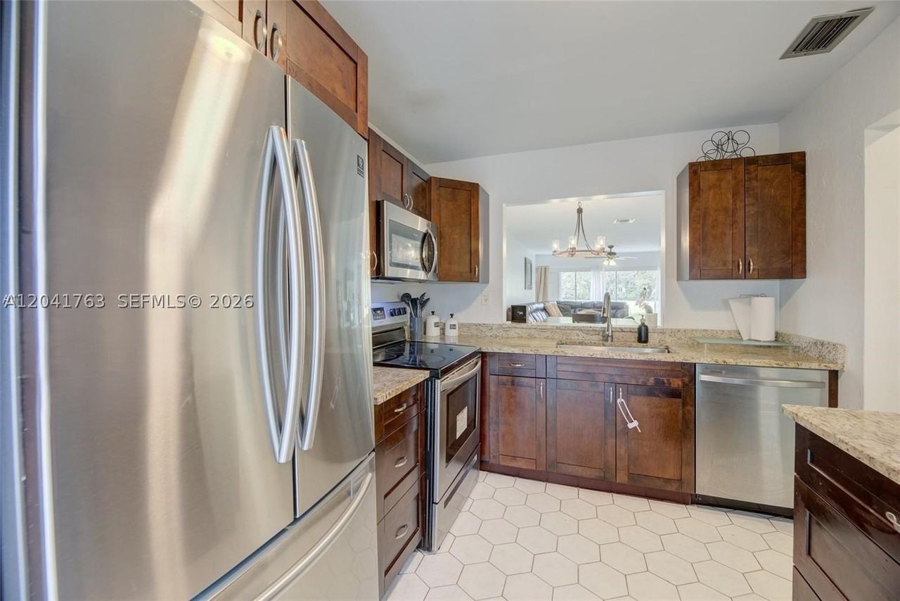 6553 Nw 99th Ave #A20 - Photo 7 of 43