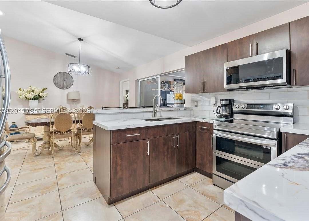 16834 Nw 70th Ave - Photo 5 of 12