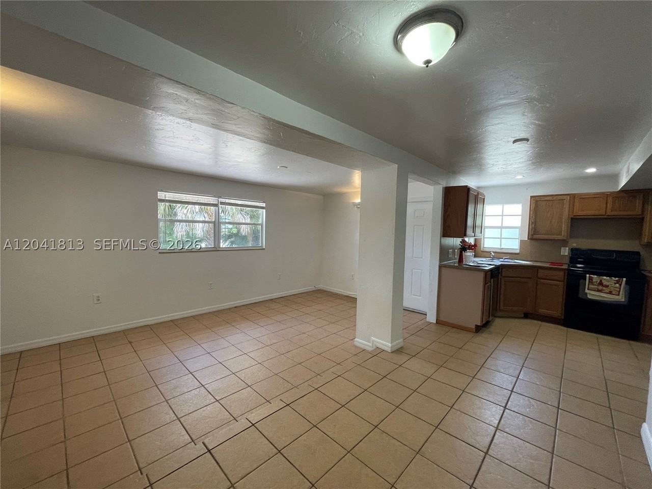 804 Nw 19th Ter - Photo 3 of 10