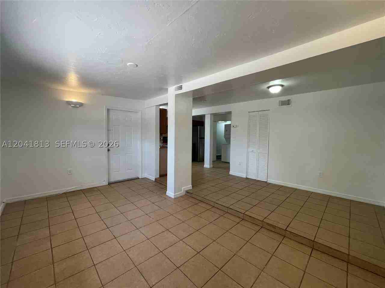 804 Nw 19th Ter - Photo 4 of 10