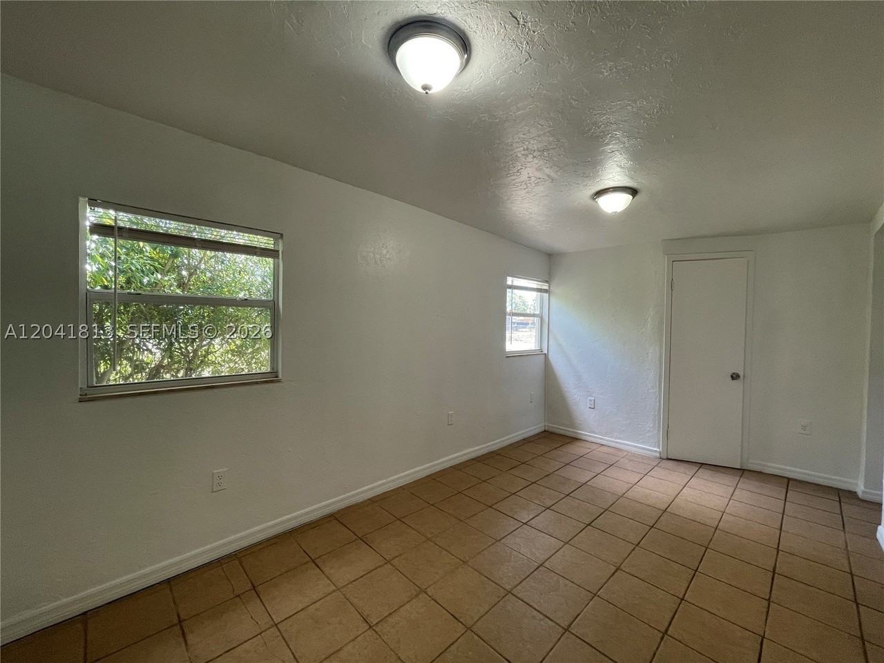 804 Nw 19th Ter - Photo 7 of 10