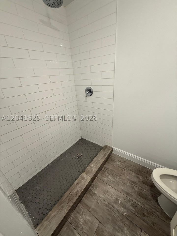 5129 Nw 5th Ave - Photo 3 of 14