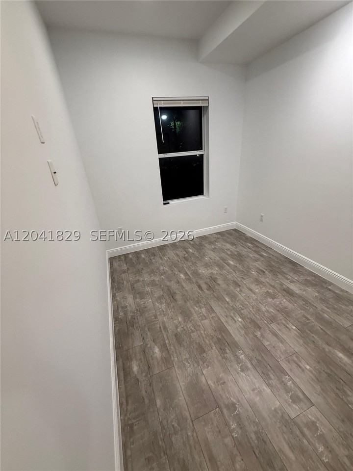 5129 Nw 5th Ave - Photo 7 of 14