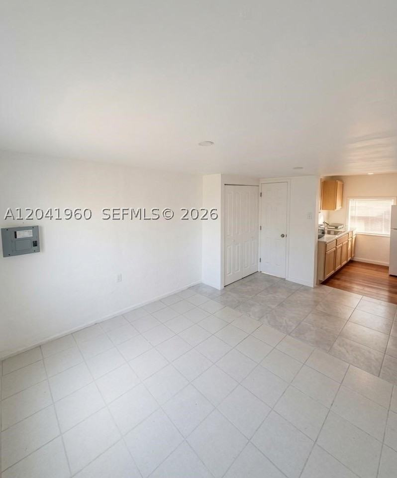 1340 Peri St #U - Photo 5 of 10