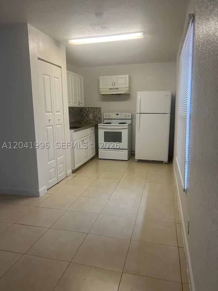 919 Nw 2nd Ave #1 - Photo 6 of 19
