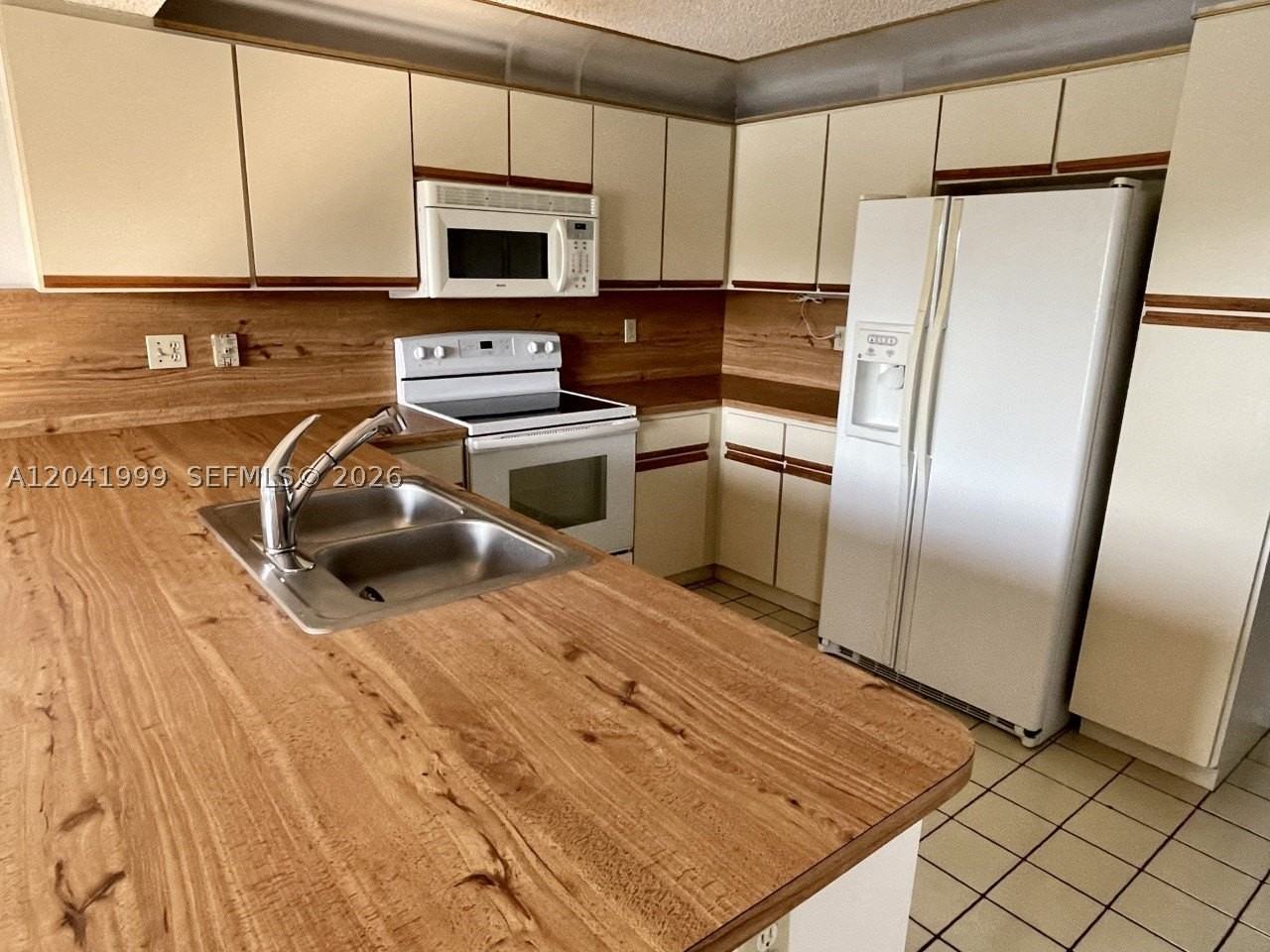 11894 Sw 12th Pl #11894 - Photo 7 of 36