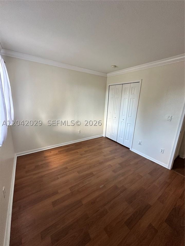 2704 Se 15th Pl - Photo 4 of 30