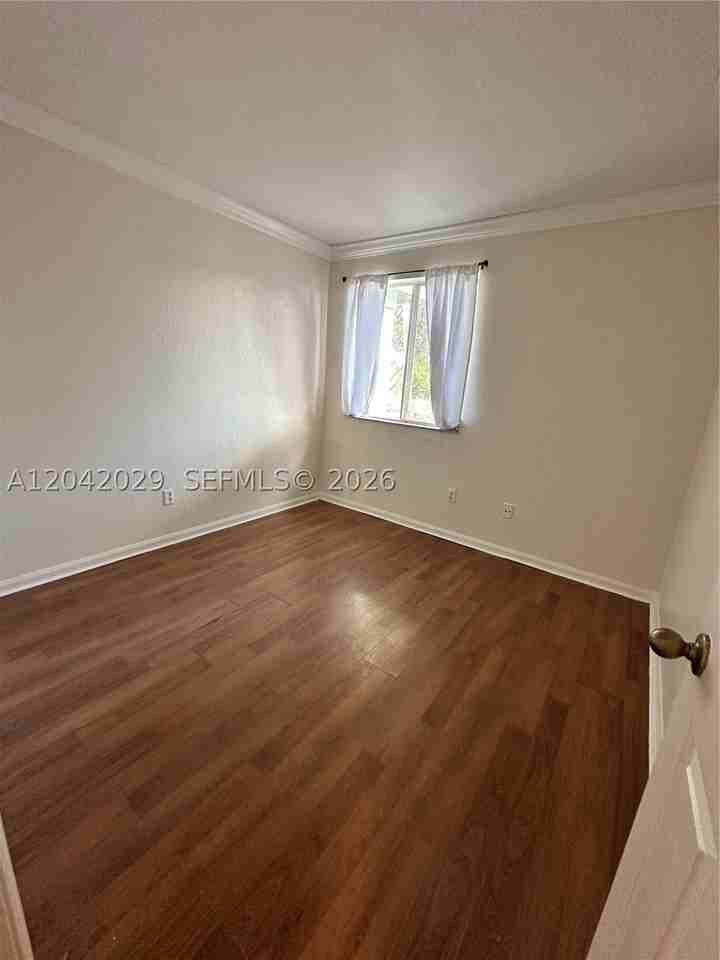 2704 Se 15th Pl - Photo 5 of 30