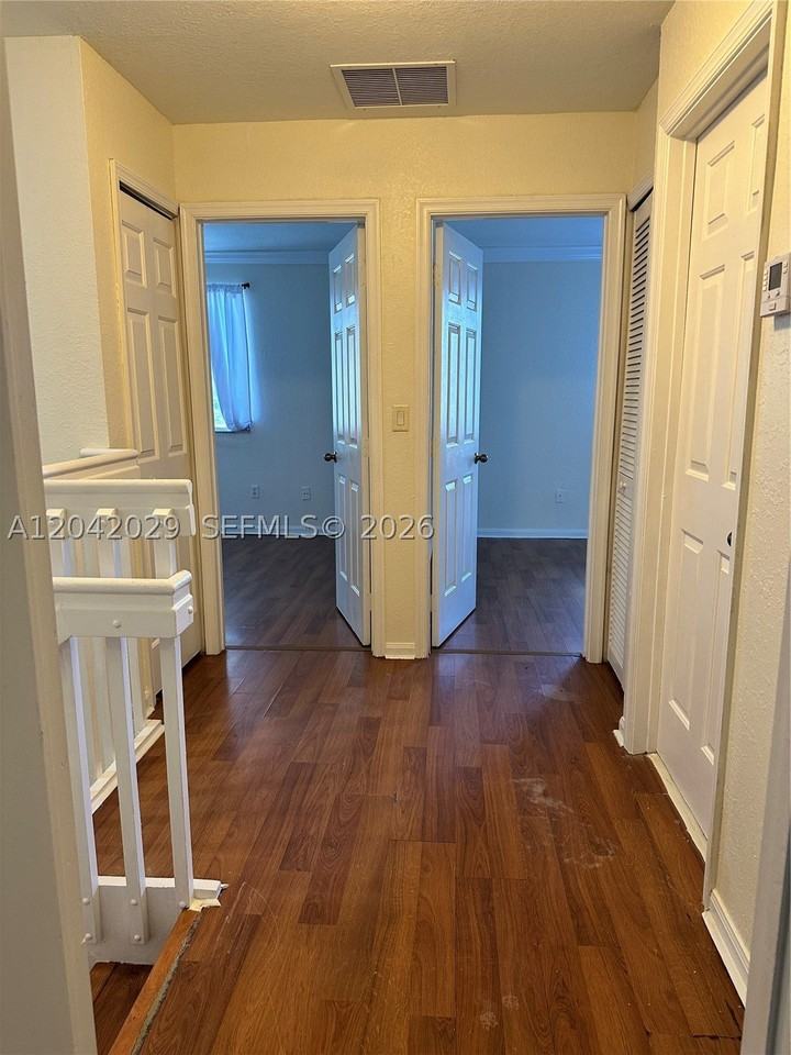 2704 Se 15th Pl - Photo 7 of 30