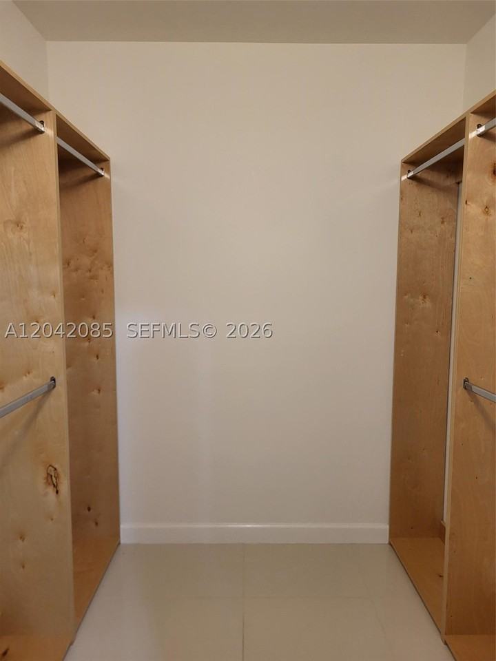 1029 Sw 11th Ave #0 - Photo 5 of 21