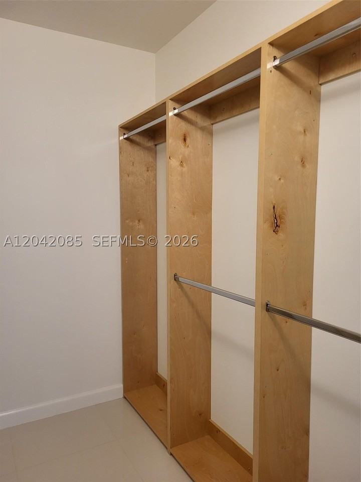 1029 Sw 11th Ave #0 - Photo 6 of 21