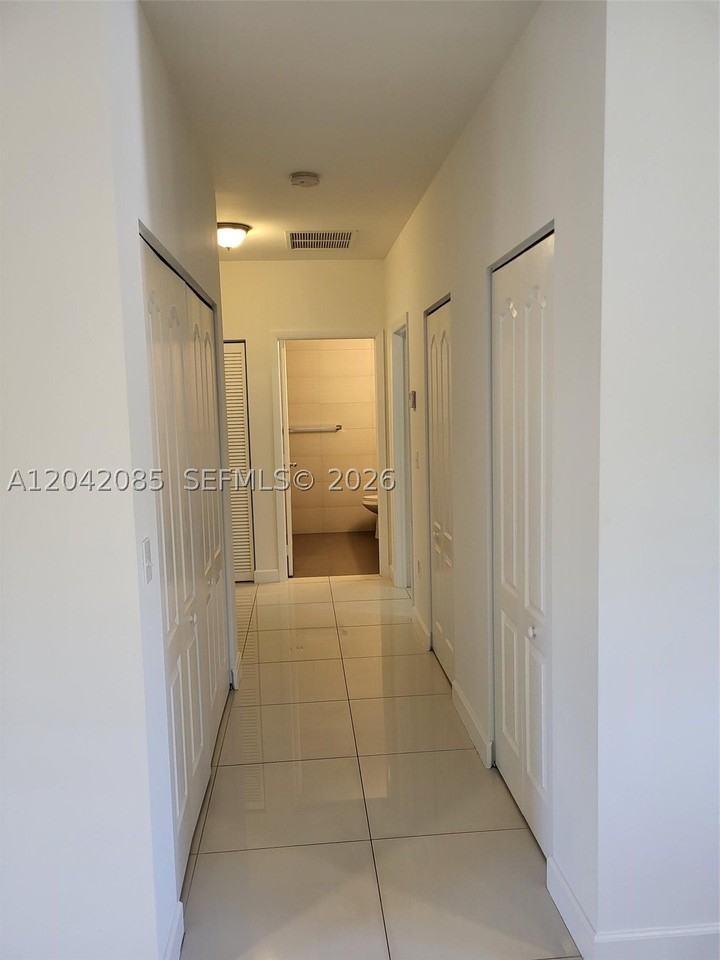 1029 Sw 11th Ave #0 - Photo 7 of 21