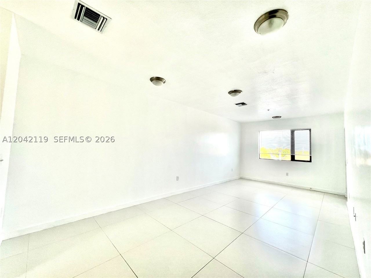 440 E 27th St #204 - Photo 3 of 8