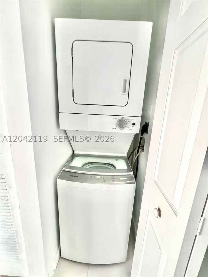 440 E 27th St #204 - Photo 6 of 8