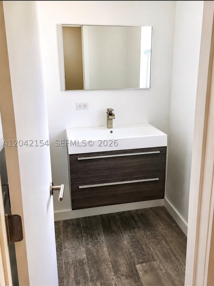 3612 Sw 1st Ave - Photo 5 of 7