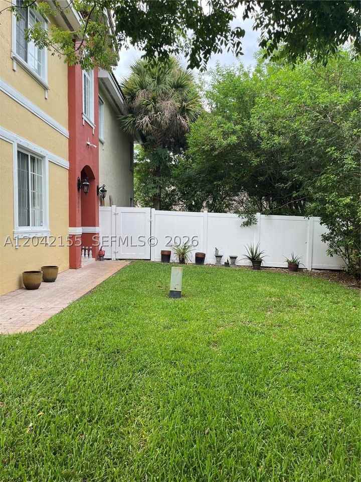 5347 Sw 40th Ave #5347 - Photo 3 of 27