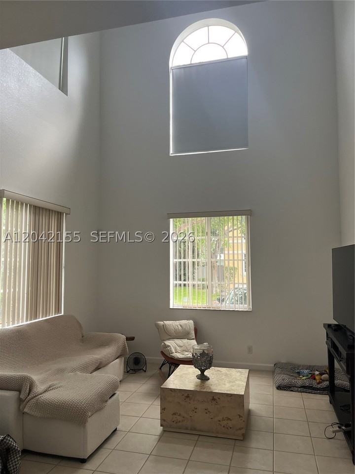 5347 Sw 40th Ave #5347 - Photo 4 of 27