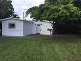 featured image of 1617 Ne 177th St