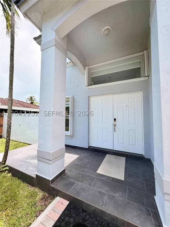 11242 Sw 244th Ter - Photo 3 of 29