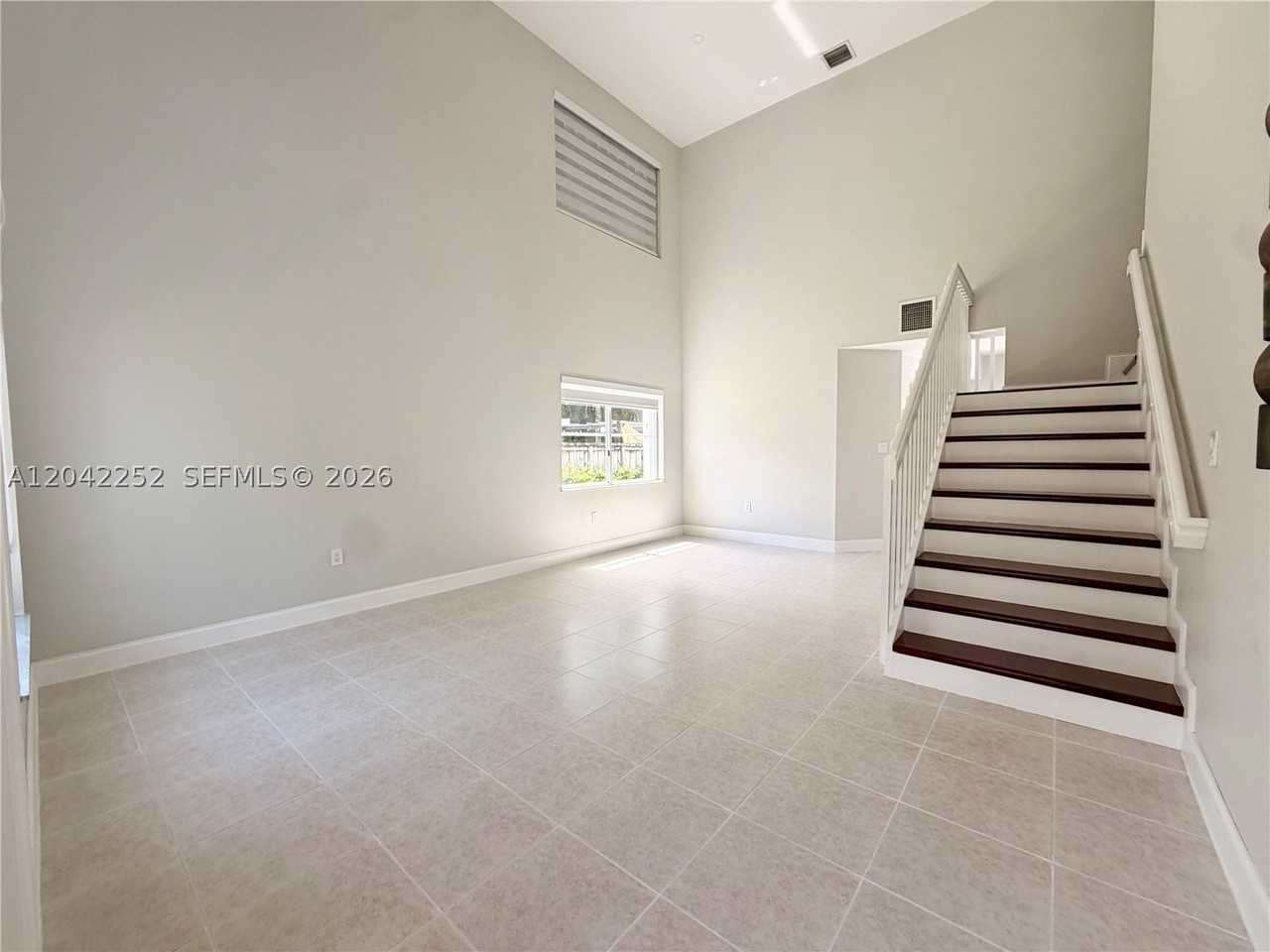 11242 Sw 244th Ter - Photo 4 of 29