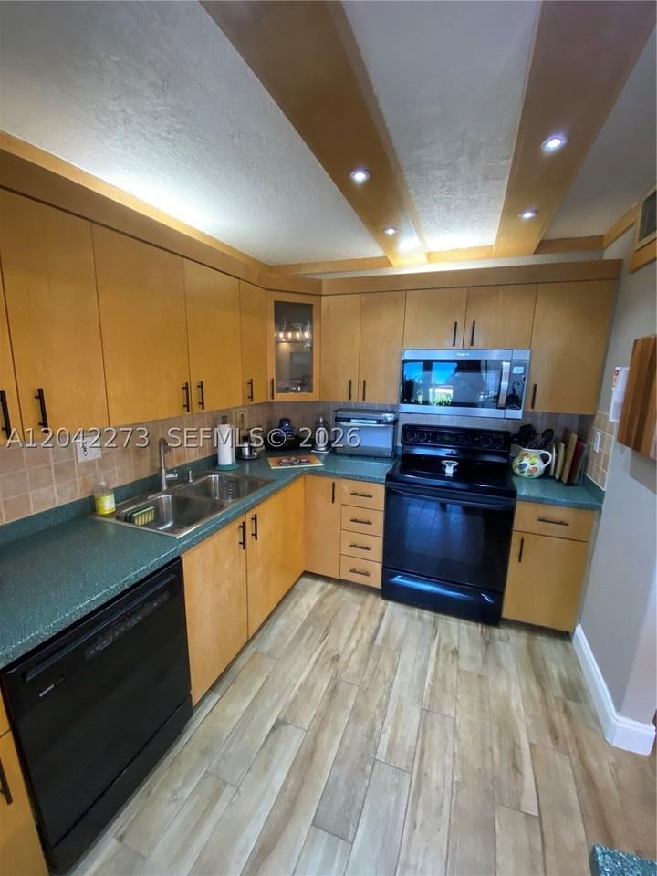 531 N Ocean Blvd #611 - Photo 6 of 34
