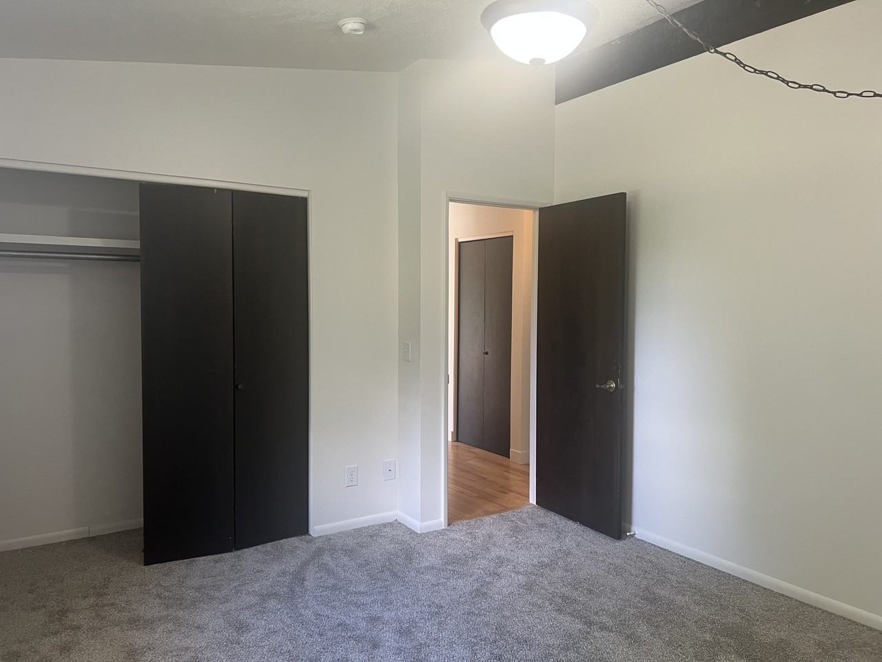 8 Columbine Rd #1 - Photo 5 of 10