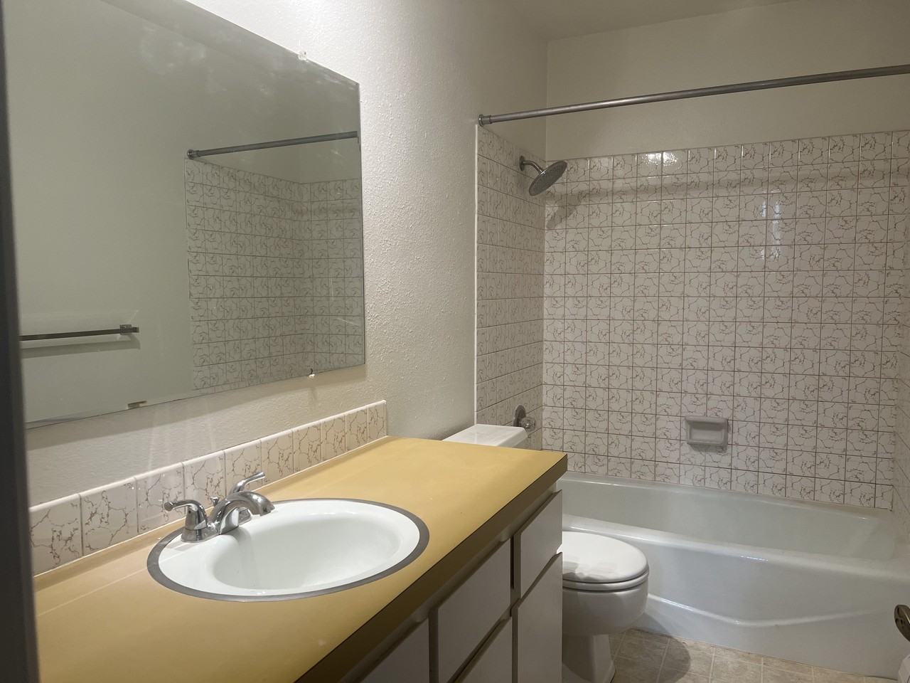 8 Columbine Rd #1 - Photo 7 of 10