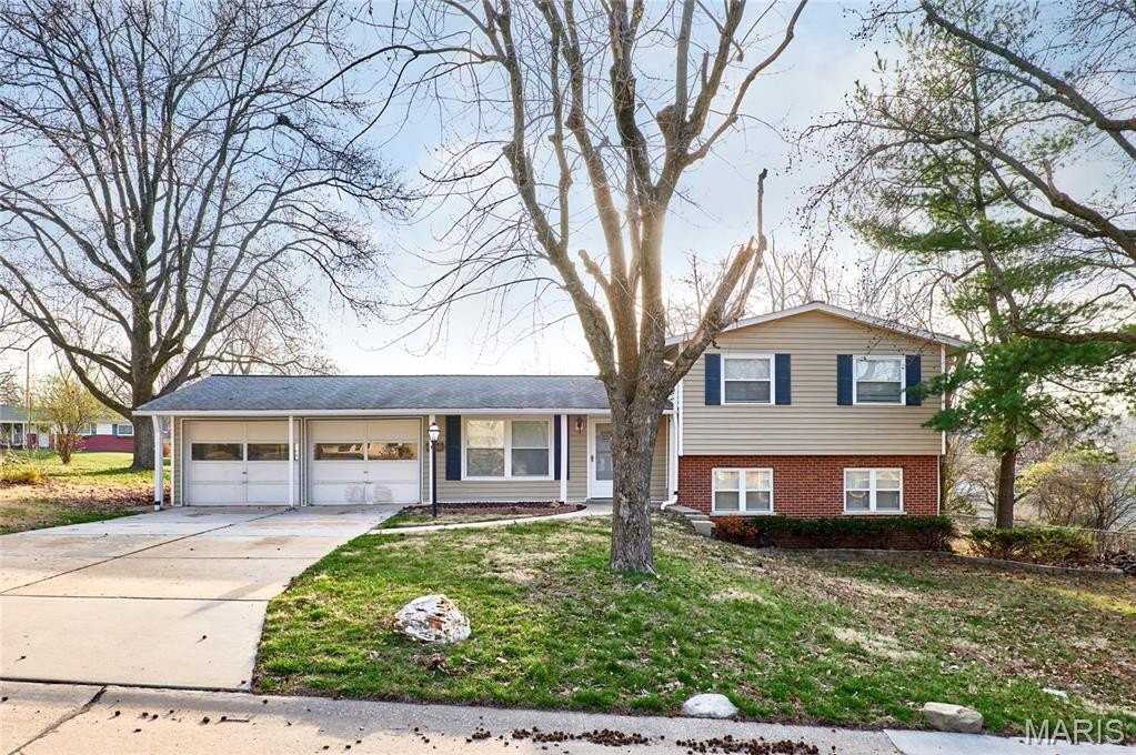 3204 Bristol Hall Dr - Photo 2 of 32