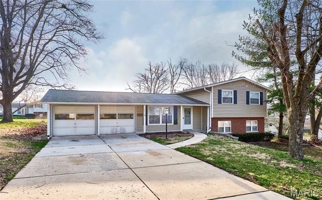 3204 Bristol Hall Dr - Photo 3 of 32