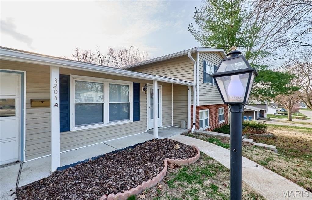 3204 Bristol Hall Dr - Photo 4 of 32