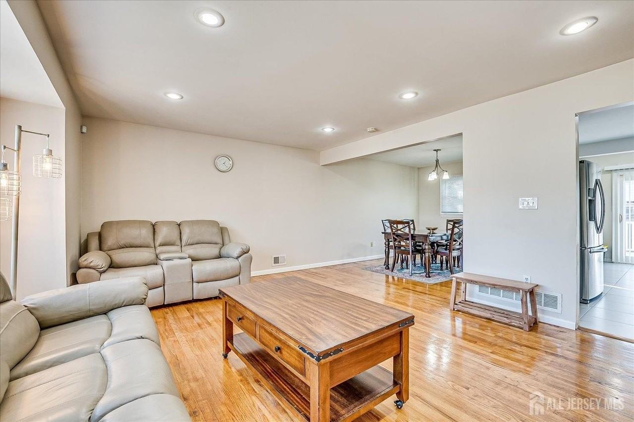 79 Beechwood Ave - Photo 4 of 35