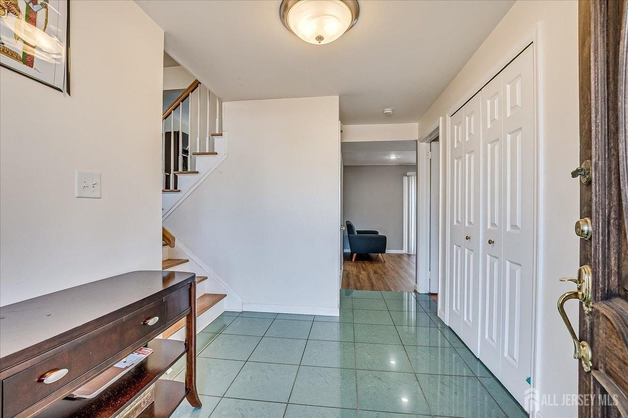 79 Beechwood Ave - Photo 6 of 35