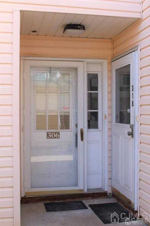 306 Plymouth Rd - Photo 3 of 18