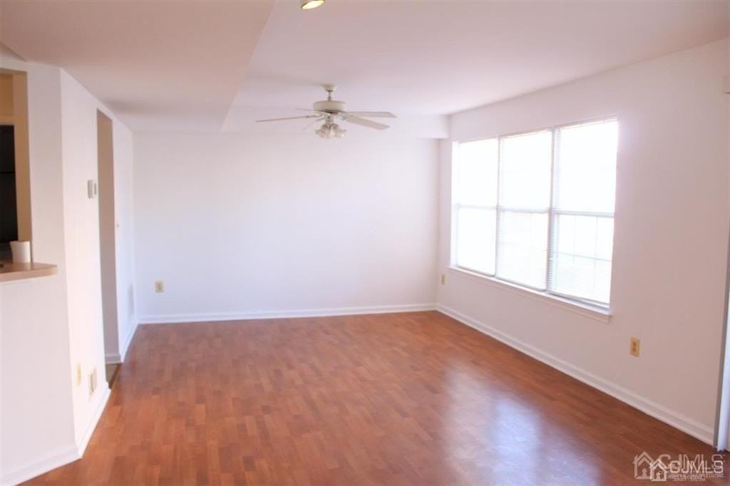 306 Plymouth Rd - Photo 5 of 18
