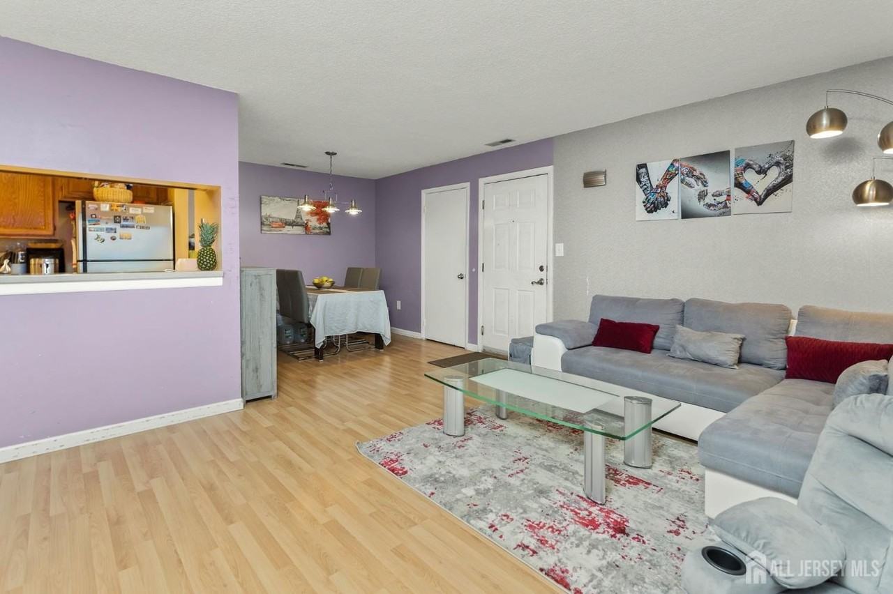 2001 Ravens Crest Dr - Photo 2 of 14