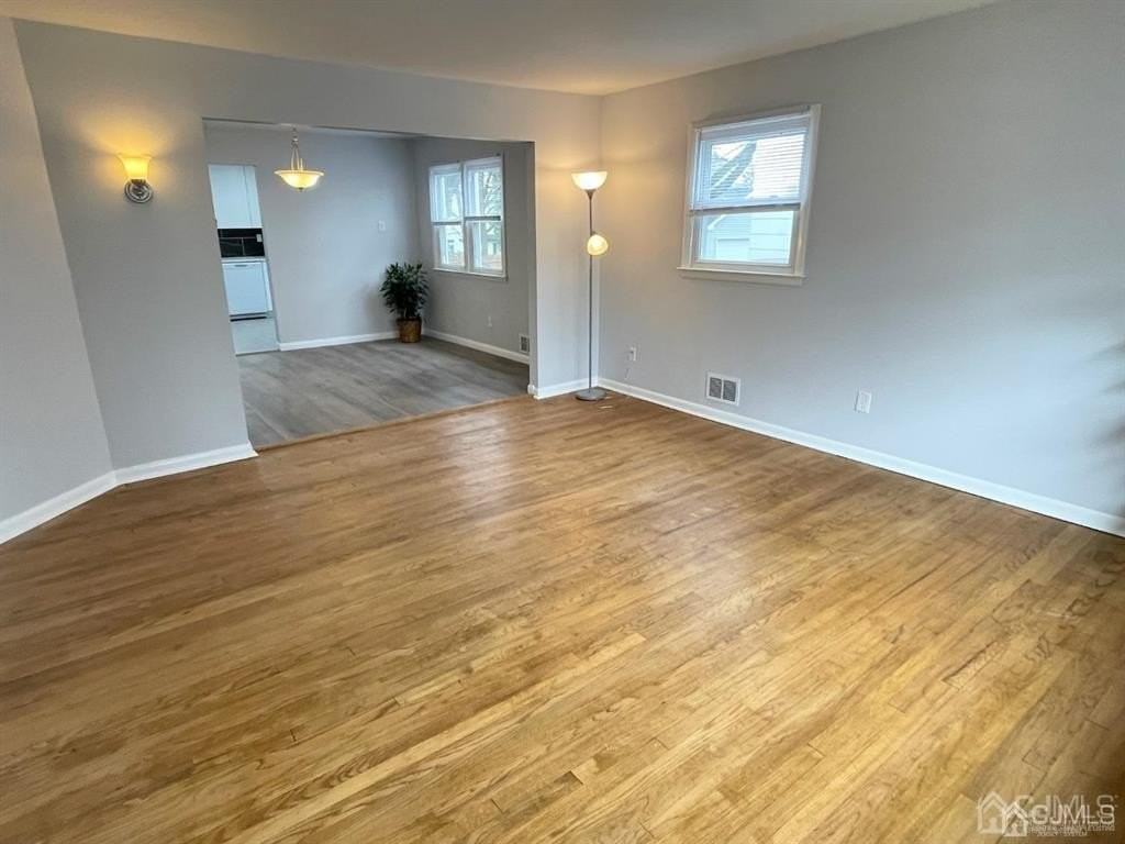 34 Cedar Ave - Photo 4 of 26