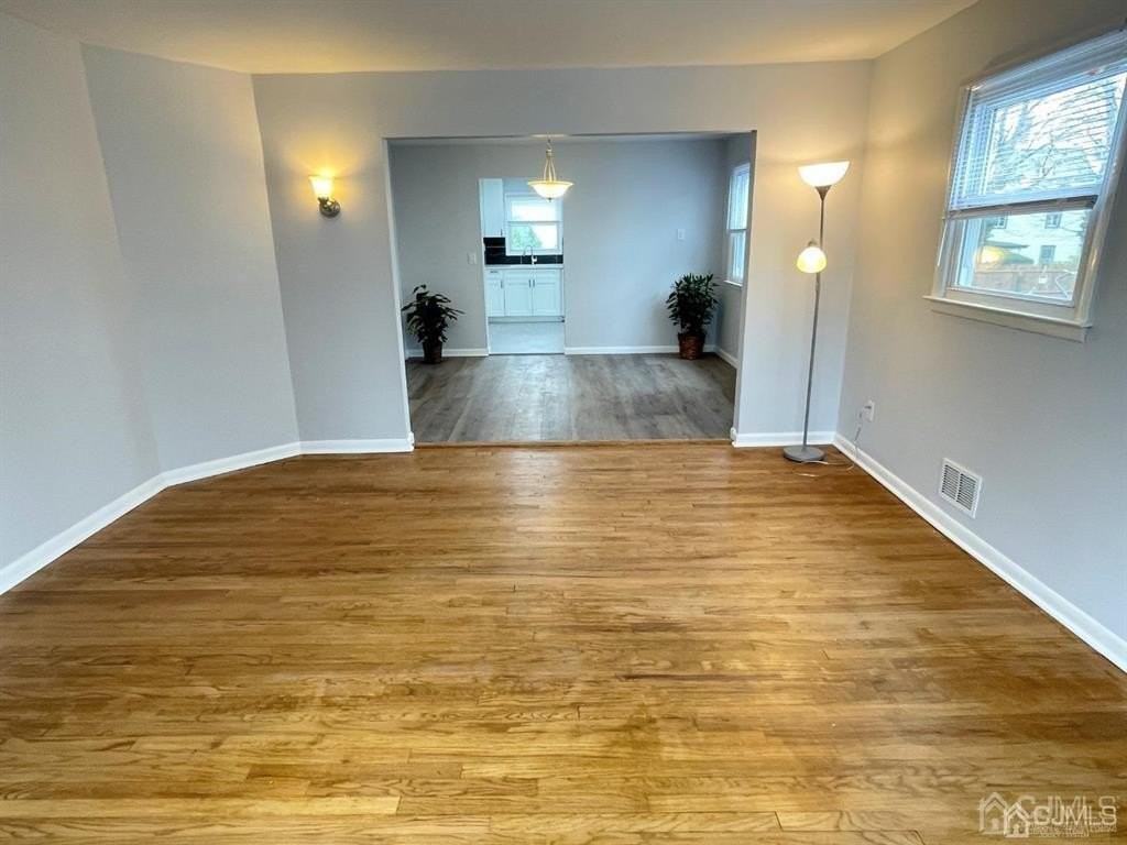 34 Cedar Ave - Photo 5 of 26